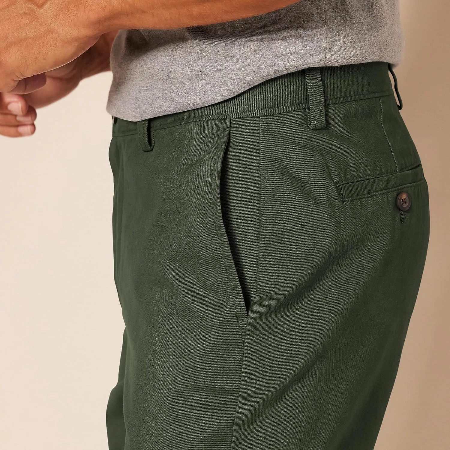 Amazon Essentials Men's Slim-Fit 9" Chino Short