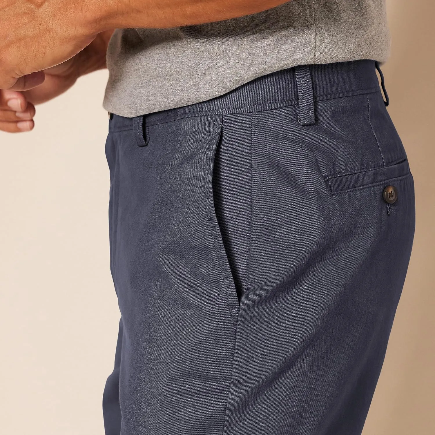 Amazon Essentials Men's Slim-Fit 9" Chino Short