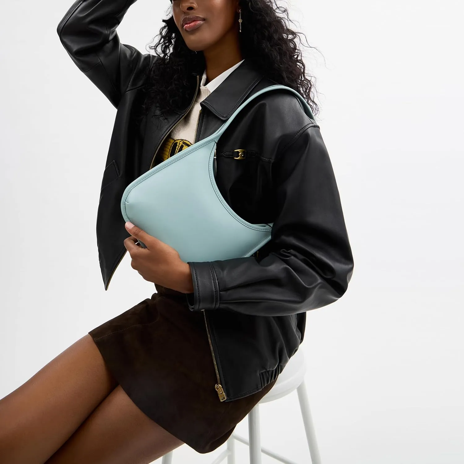 Coach Curve Zip Bag