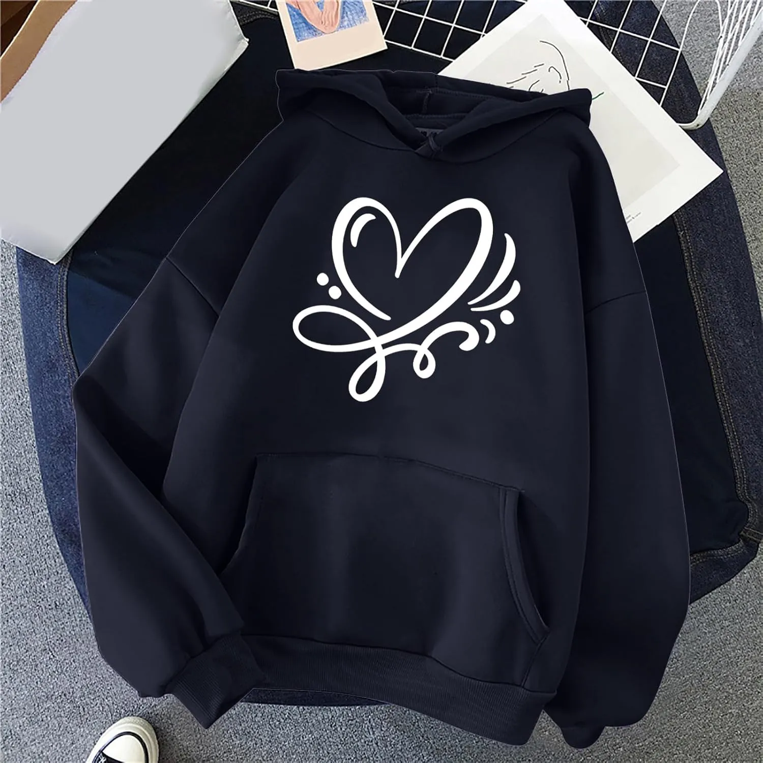 Women's Hoodies Pullover Cute Heart Sweatshirts Casual Long Sleeve Tops Kangaroo Pocket Sweatshirt for Teen Girl